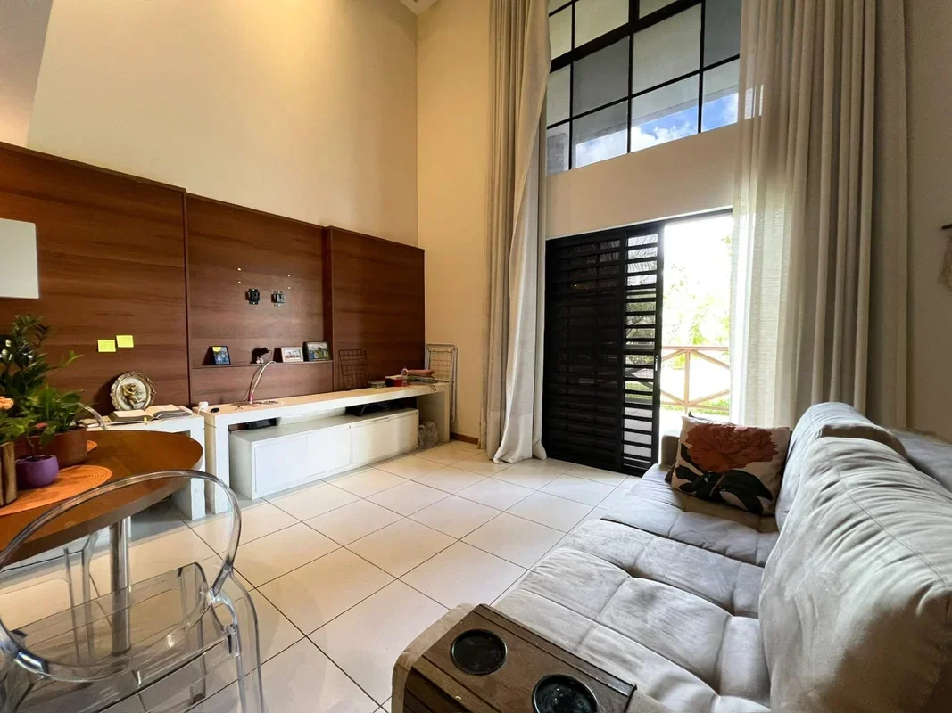 Julisce Alencar Assessoria Imobiliária vende...Localizado no Edifício Upper Life...