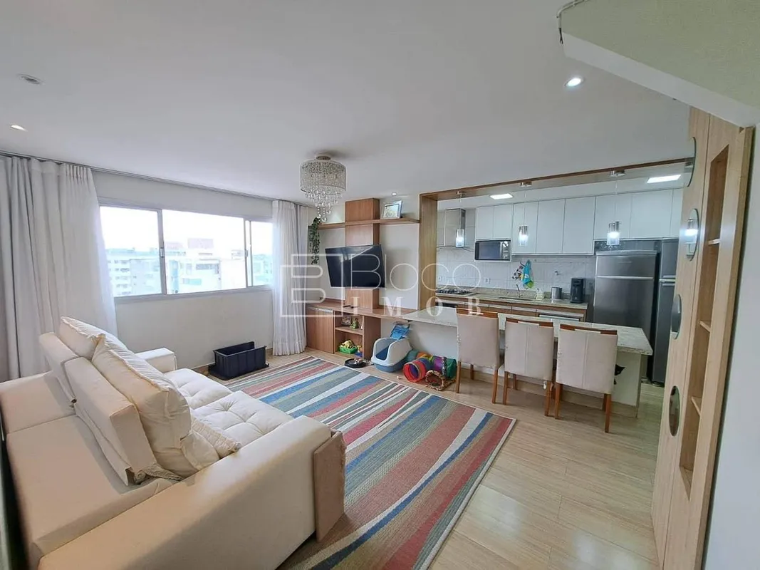 VENDO COBERTURA NO ALTOS DE TAGUATINGAEsta cobertura duplex de 110m² reúne confo...