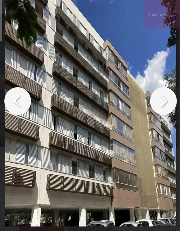 Alugo excelente apartamento todo reformado, andar alto, vista livre!São 3 quarto...