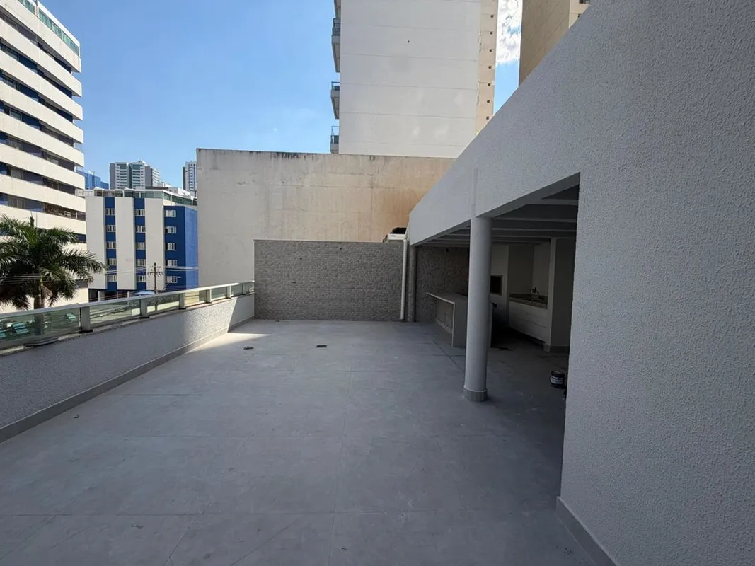 Descubra o Ed. Centrale, um apartamento espaçoso de 137m² localizado a apenas 50...