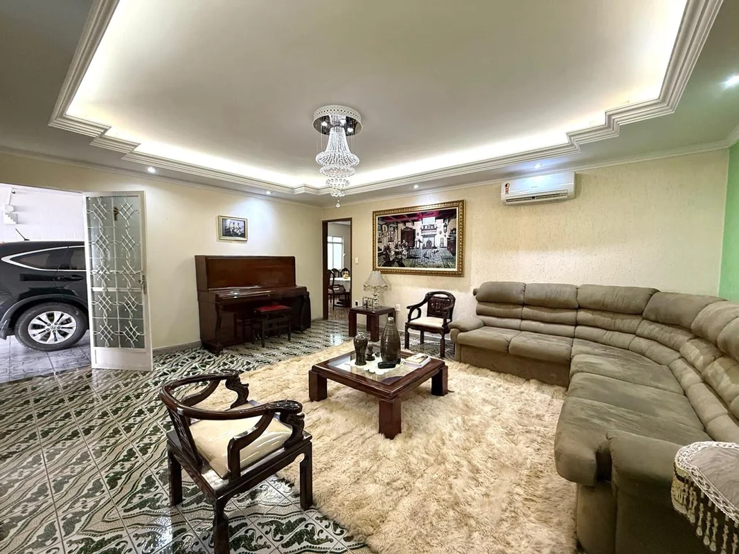 Excelente Casa de 3 Quartos, Com Piscina e Cinema na QNE 08 de Taguatinga!!Ótima...