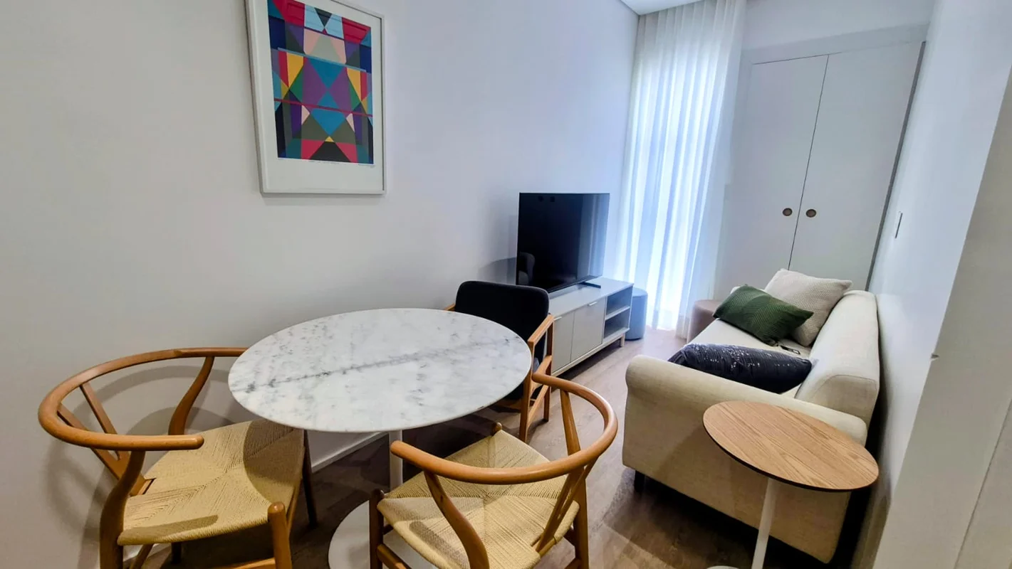 Kit recém reformada e mobiliada com 1 vaga na escriturada, o condomínio 7 vagas ...