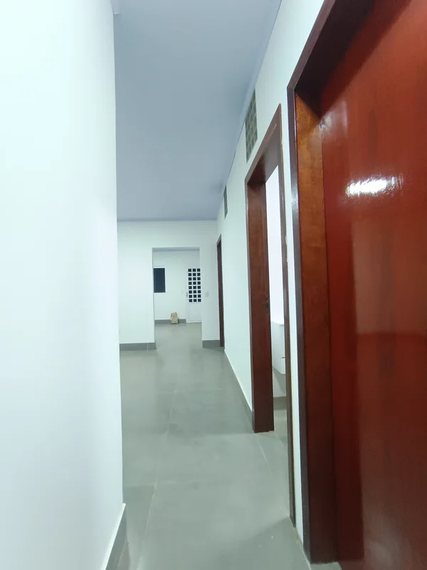 Descubra uma casa charmosa e prática localizada na Quadra 9 Conjunto E, no bairr...