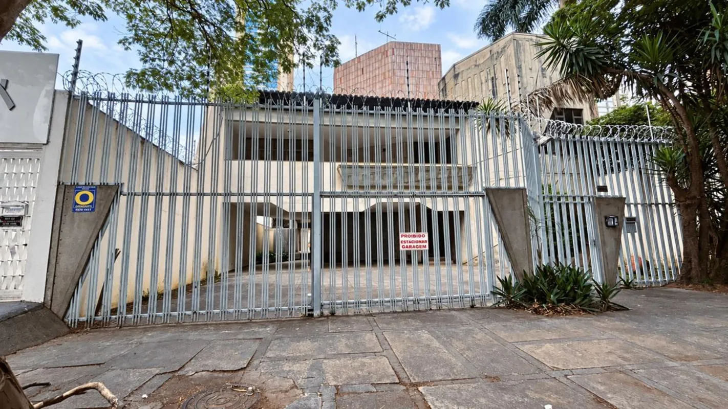 ?? Rua T-27, contra esquina da Avenida T-10 — localização estratégica para dar v...
