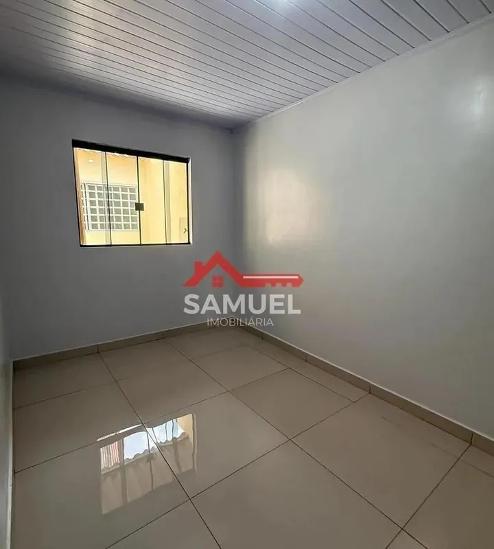 A Samuel imobiliáriaaluga casa 2 + kit de fundos .São 2 quartos, sala. cozinha ,...