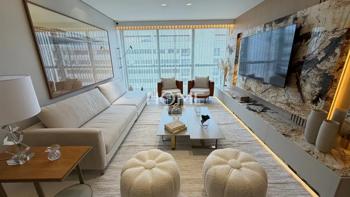 COBERTURA DUPLEX 309,77 m² 4 SUÍTES MOBILIADA E DECORADA PISCINA PRIVATIVAUma co...