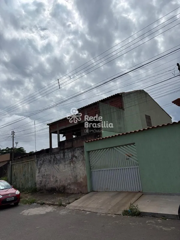 Amplo Imóvel no Setor Oeste do Gama - Espaço e Versatilidade para Sua Família!Ex...