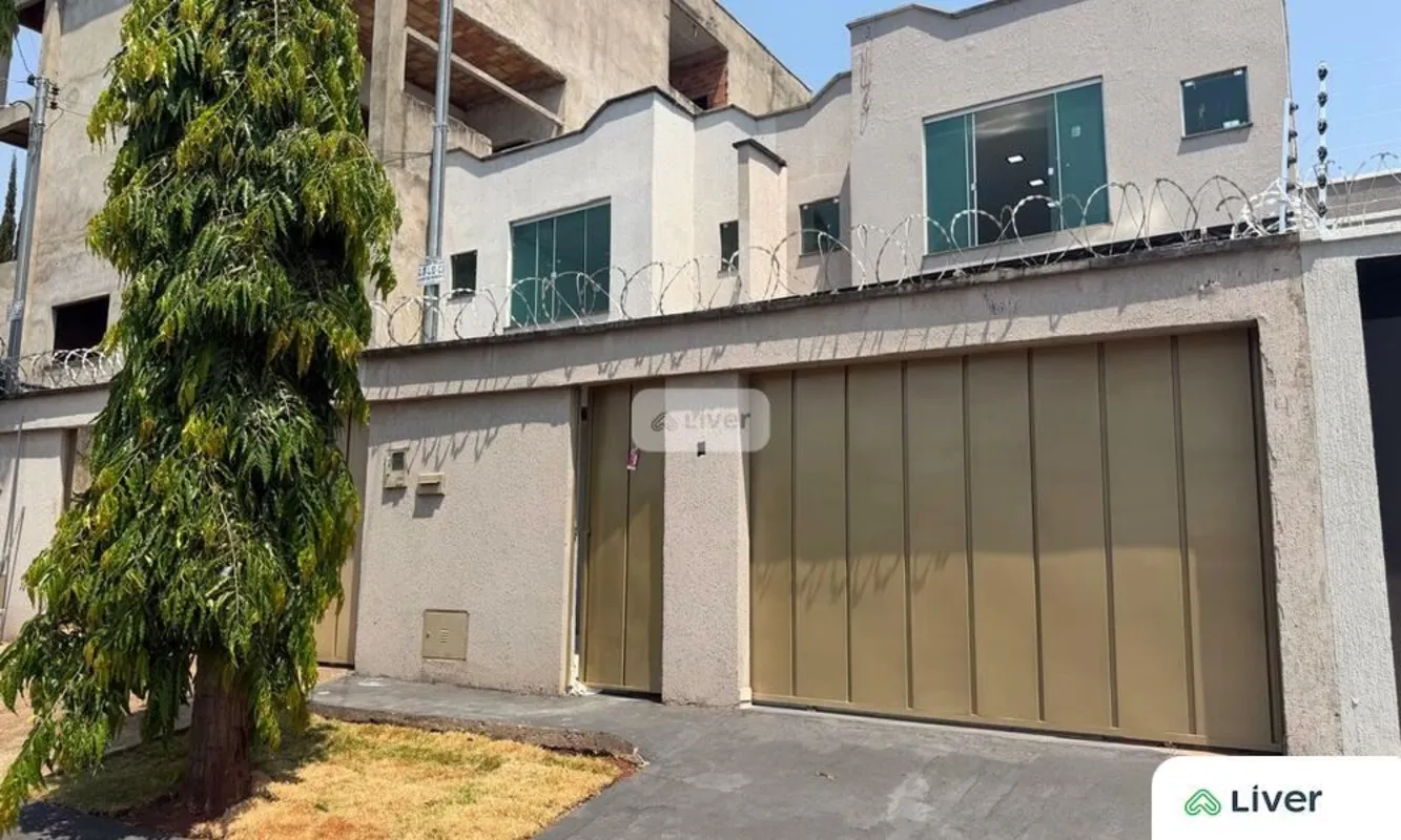 Sobrado 3 Quartos com Suíte, Churrasqueira e 2 Vagas | Setor Três Marias | Goiân...