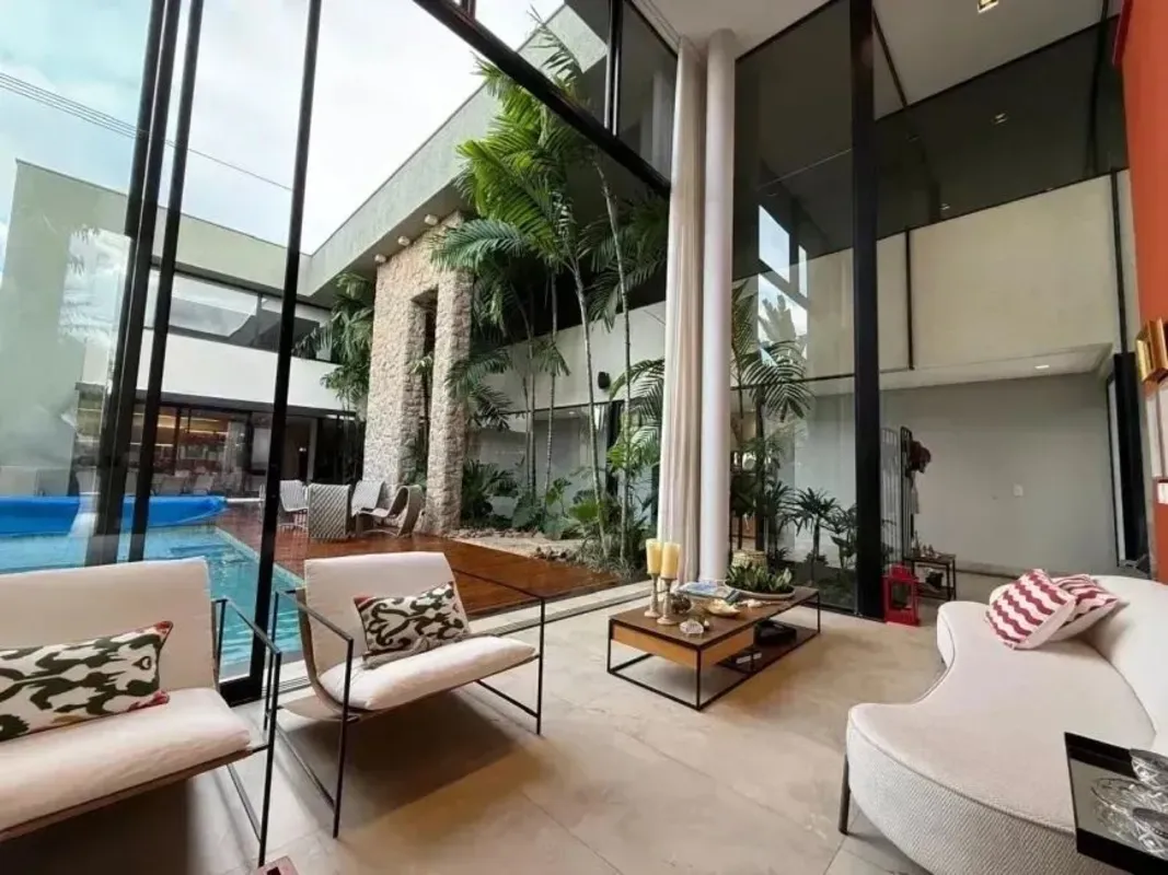 Casa à venda no Jardins Milão, em Goiânia, com 509 m² de área construída em terr...