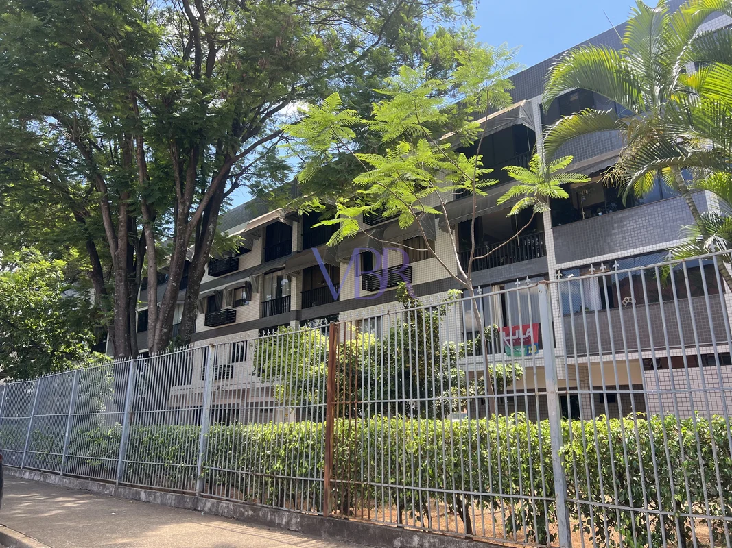 Alugo esse apartamento com 91m2 de área útil, divido em 3 quartos com armários p...