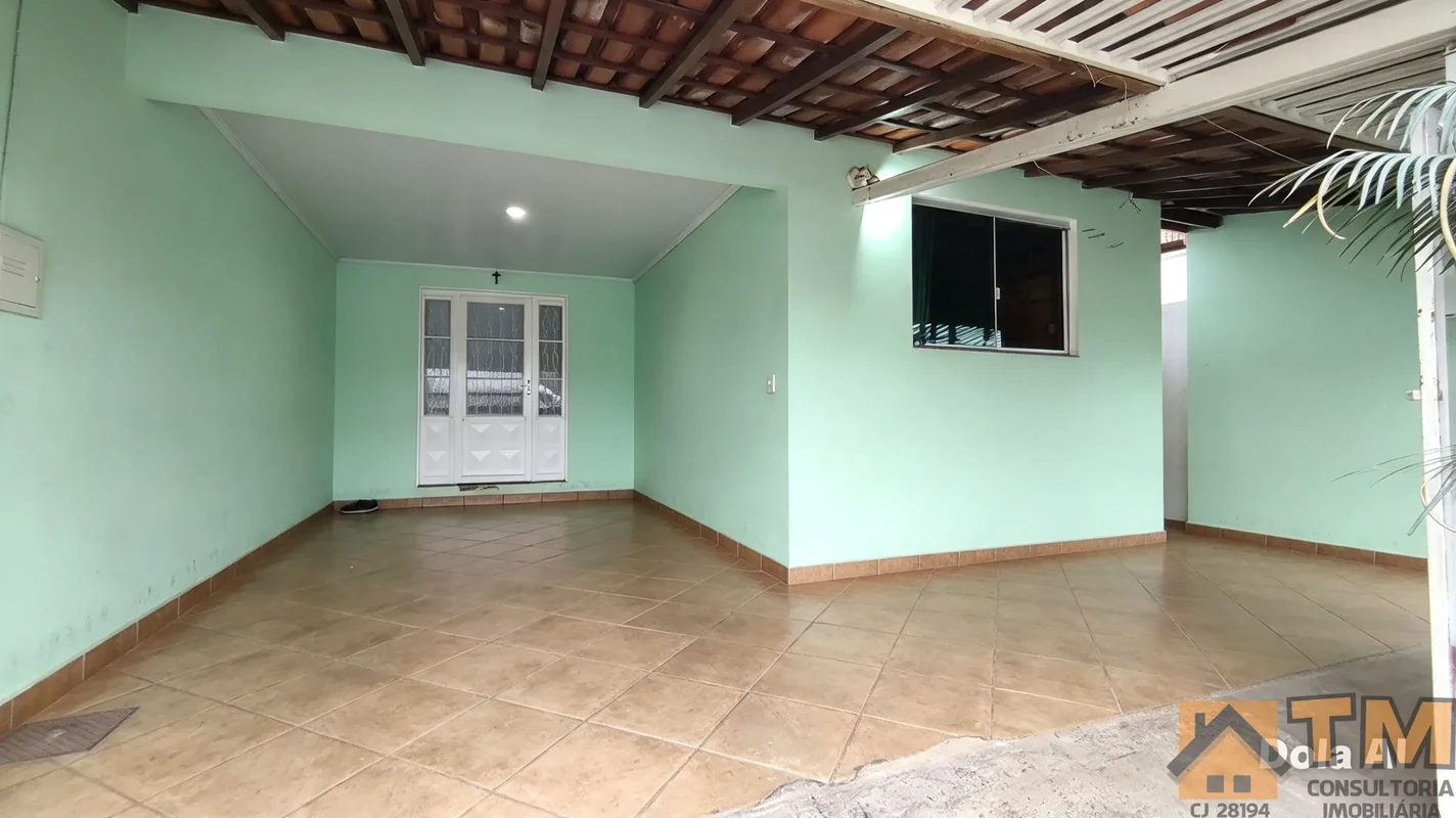 TM CONSULTORIA IMOBILIARIAVENDE:EXCELENTE CASA, COM 3 QUARTOS, SUITE, ARMARIOS P...