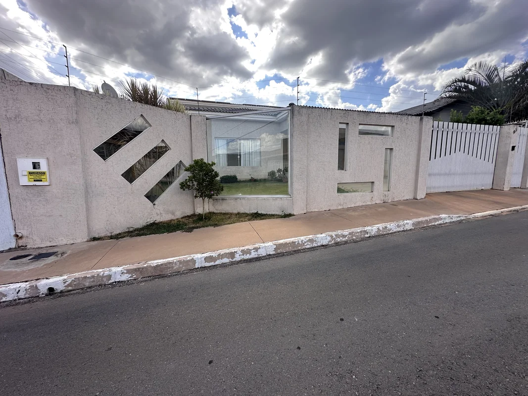 Vicente Pires Imóveis - Aluga Excelente Casa Condomínio Fechado - Próximo Comerc...