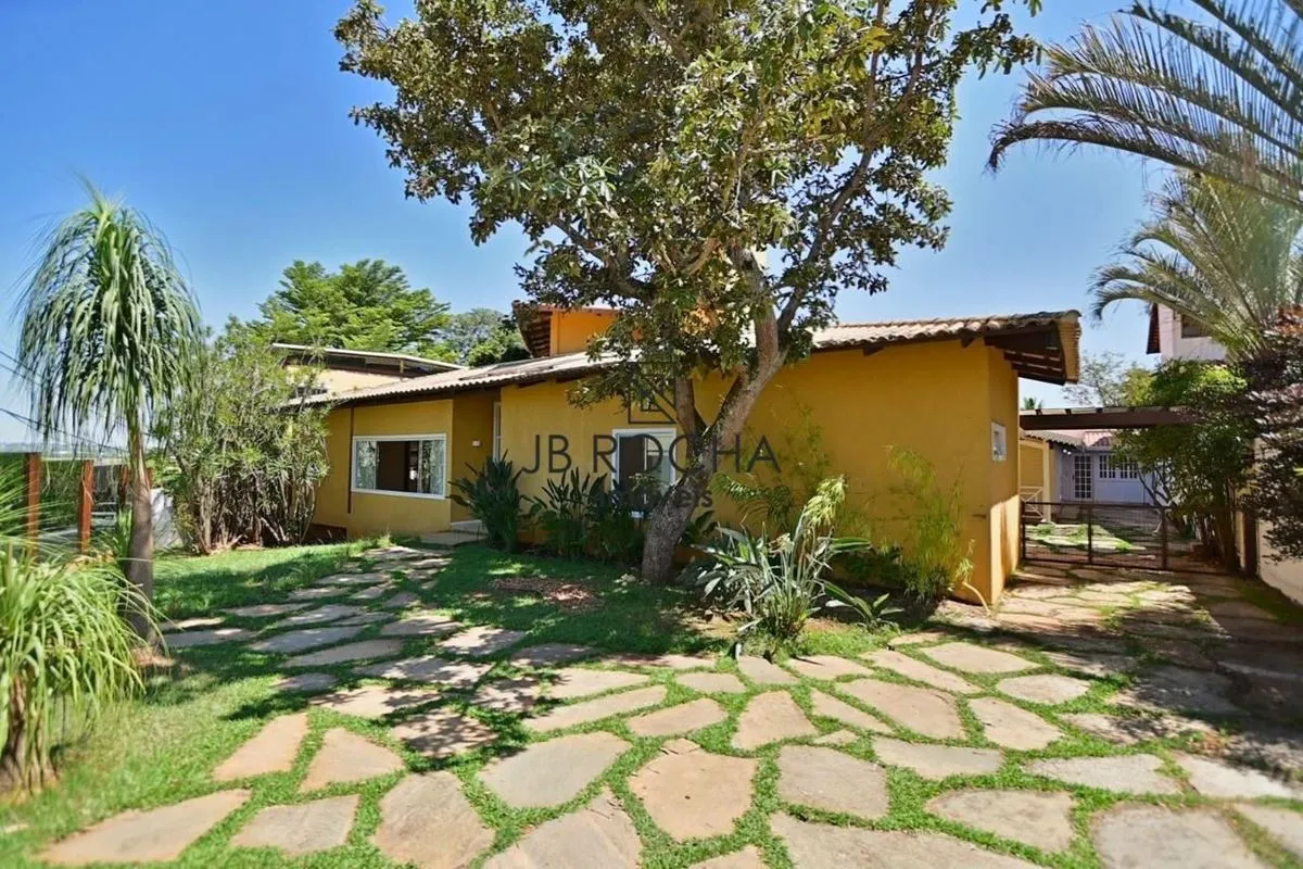JB ROCHA IMÓVEIS ALUGA COM EXCLUSIVIDADECasa em condomínio à beira do lago, no V...