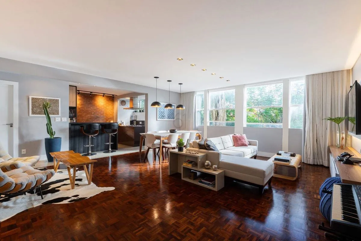 EXCLUSIVIDADE 61 IMÓVEISCom 147 m² de área útil, o imóvel passou por uma reformu...