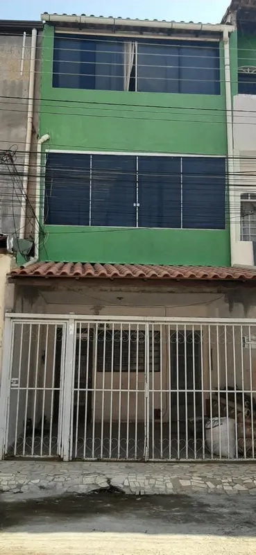 QE 44 - Vende-se ou troca-se casa com 5 quartos, 03 suítes, ideal para investido...