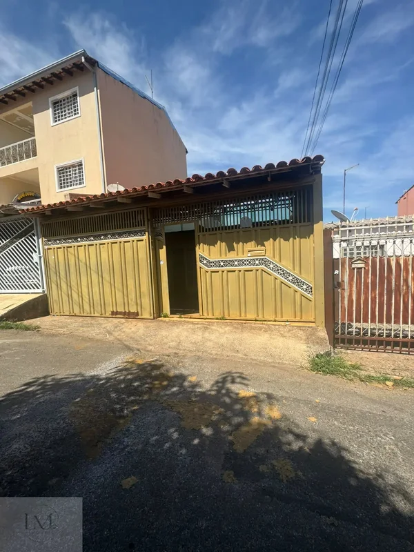 ?? CASA À VENDA — SAMAMBAIA/DF?? Quadra 608 – SamambaiaCasa simples forrada no P...