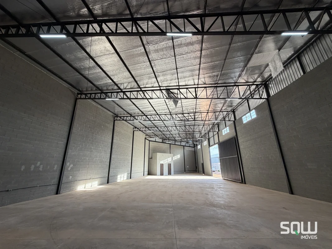 ALUGUEL DE GALPÃO NO GUARÁ II | 520 m²Estrutura, espaço e localização estratégic...