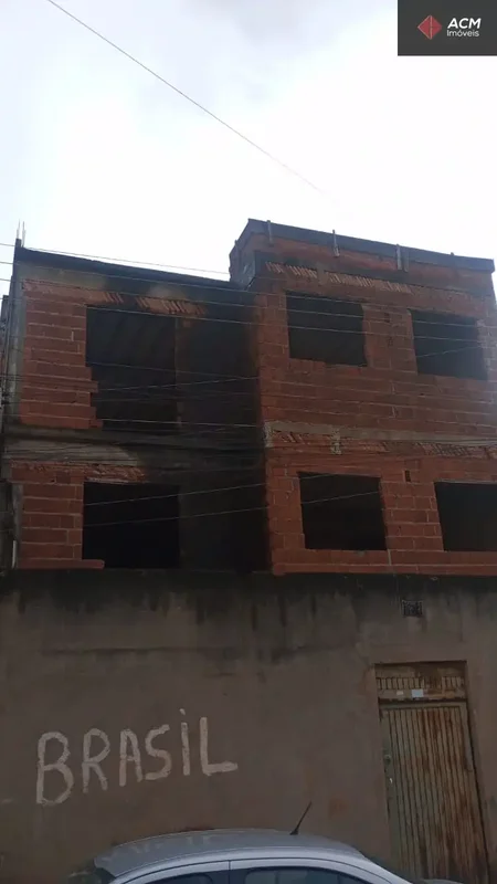 Fica no Itapuã perto do Paranoá , Não financia. Excelente prédio em construção,p...