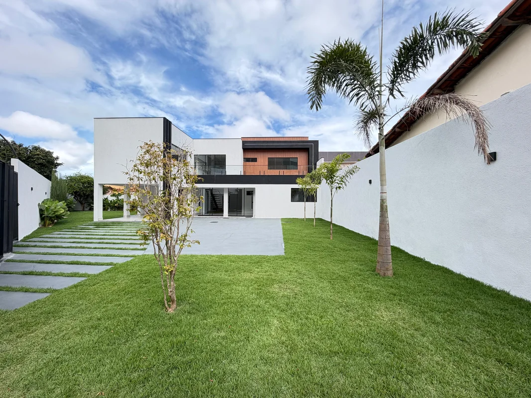 DADOS GERAIS- Área do Terreno: 470m²;- Área Construída: 270m²;- SobradoDESCRIÇÃO...