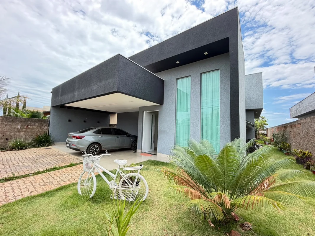 DADOS GERAIS- Área do Terreno: 504m²;- Área Construída: 186m²;- Casa TérreaDESCR...
