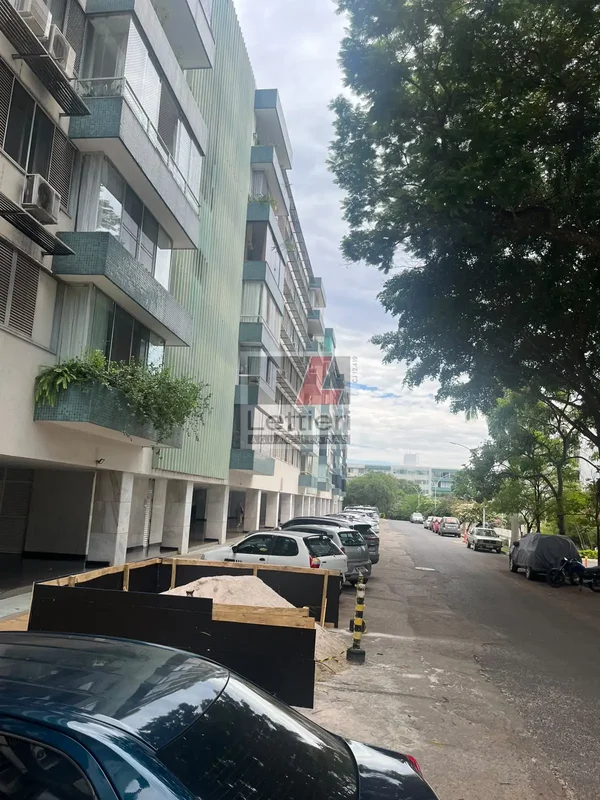 Com 131,93 m² muito bem distribuídos, este apartamento reúne atributos cada vez ...