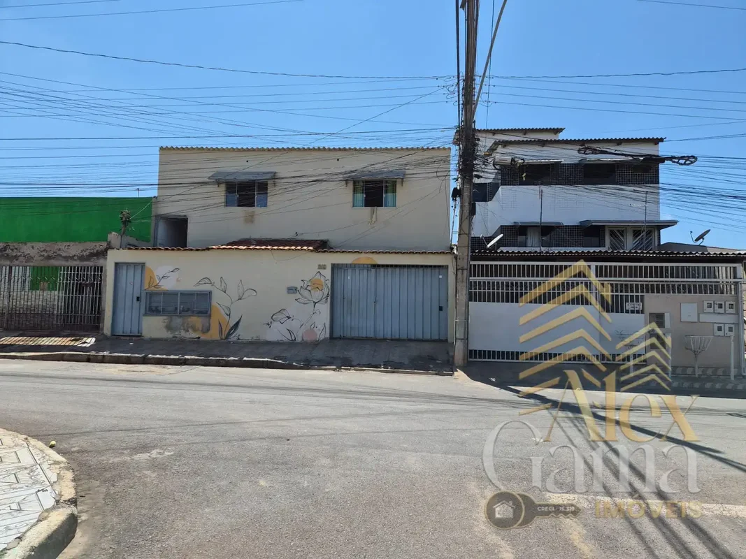 ALEX GAMA VENDE: PRÉDIO/SOBRADO COM 04 APARTAMENTOS – RENDA COM 04 ALUGUÉIS!- Lo...