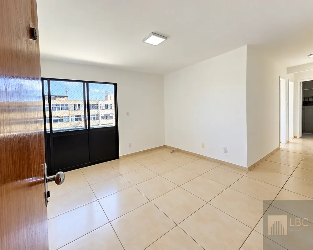 Confira este apartamento de 2 quartos na SCRN 706/707 Bloco G, Entrada 15, Asa N...