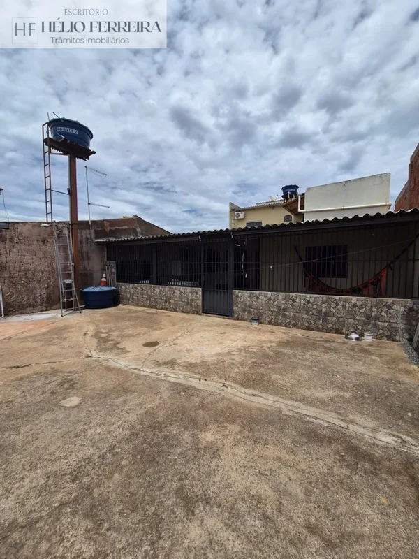 Otima oportunidade na Santa maria sul, excelente casa com: - 3 quartos, - sala c...
