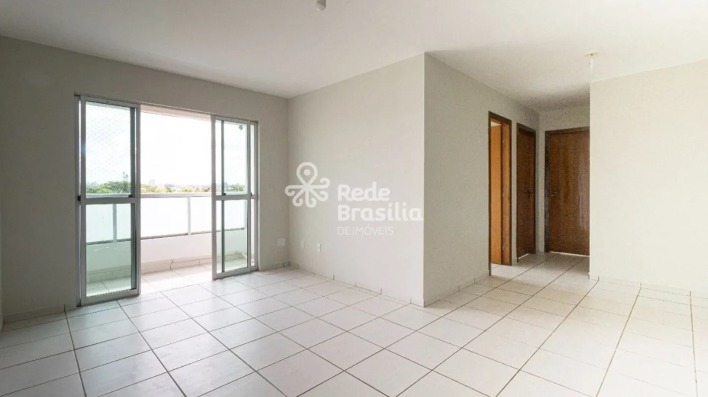 QS 05 - Apartamento de 03 Quartos Sendo 01 Suíte - Ed. Clube Verde. Areal - Água...