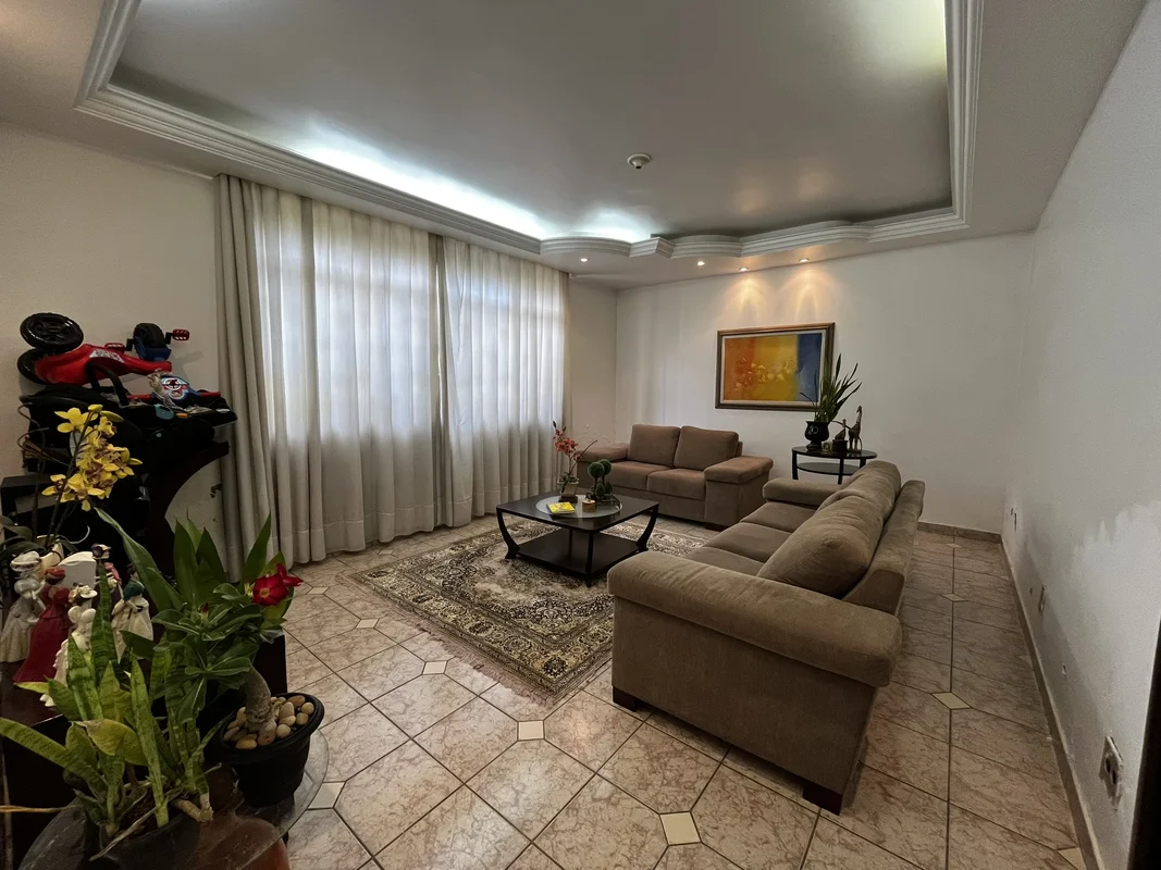 Sobrado de esquina 462m² no Setor Aeroviário, Goiânia-GoUma excelente oportunida...