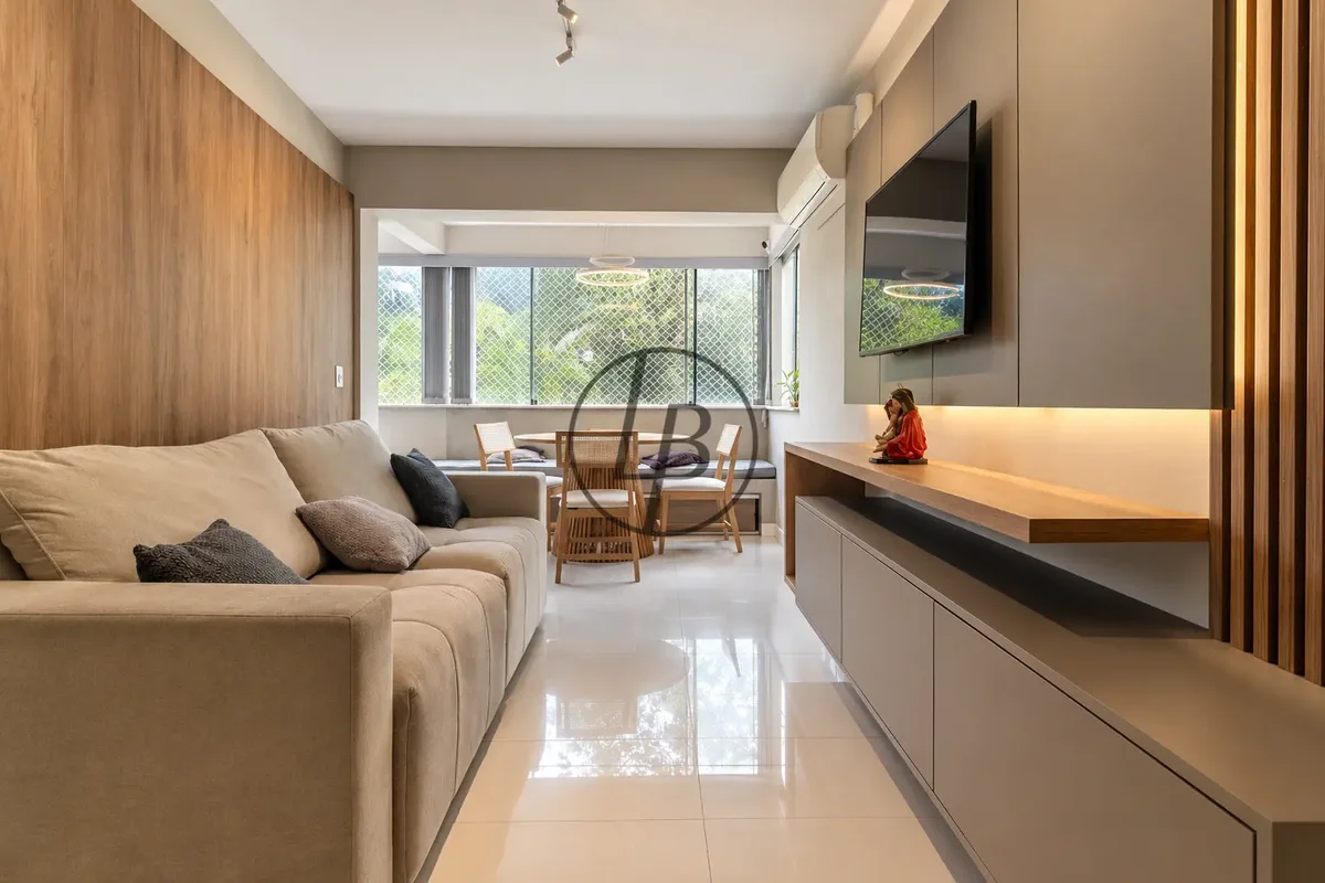 APARTAMENTO REFORMADO NA SQN 211 – ASA NORTELocalizado na SQN 211, em uma das re...