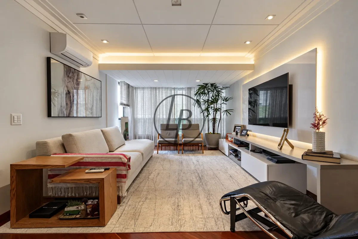 SQN 309 – Apartamento Reformado com 4 Quartos e 2 VagasExcelente apartamento na ...