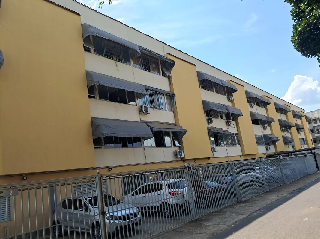 RFontoura, vende apartamento tipo shizao nascente, desocupado,boa planta com sal...