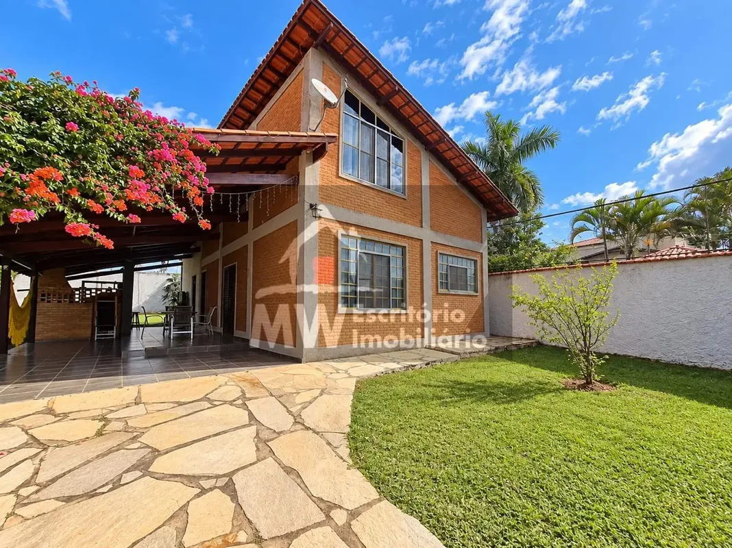 MW IMOBILIÁRIA VENDE MARAVILHOSA CASA NO CONDOMÍNIO VIVENDAS CAMPESTRE!!!- 03 qu...