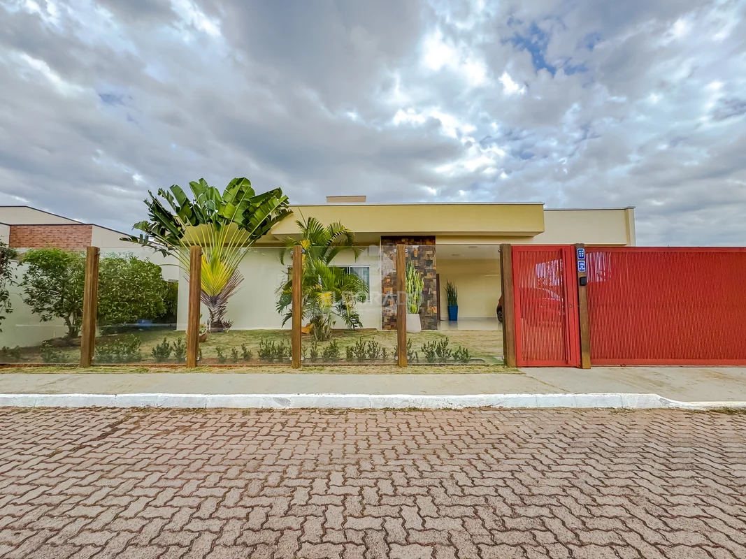  ELDORADO IMOBILIARIA VENDE : CASA TÉRREA COM 3 SUÍTES E JARDIM | TERRENO DE 600...