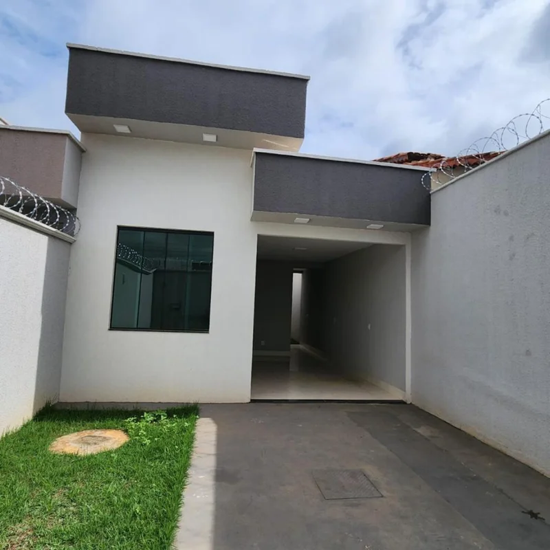 Casa nova a venda, no Parque Oeste Industrial, em Goiânia, saída para Rio Verde....
