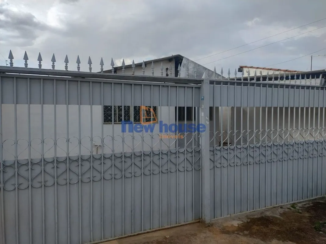 Casa para locação em Taguatinga Norte QNL 1 Conjunto CCasa com 65 m², composta p...
