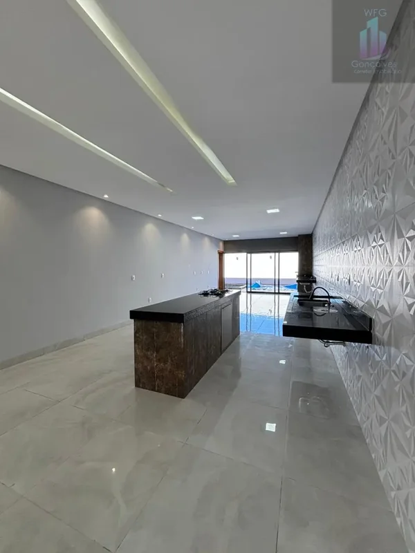 CASA COM PISCINA, SOZINHA NO LOTE DE 300 M² | 7 MIN DO BURITI SHOPPING | VEIGA J...