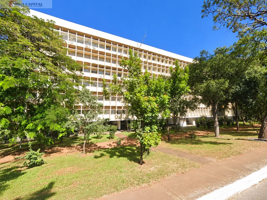 **SQS 206 | 110 m² | 3 QUARTOS | SUÍTE | REFORMADO | VAGA COBERTA****Seu próximo...