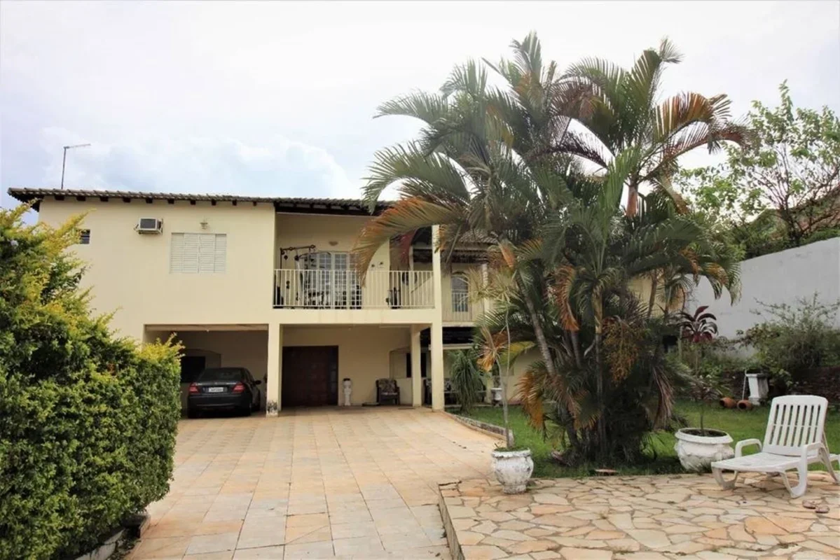 Julisce Alencar Assessoria Imobiliária vende...Casa localizada no Condomínio Vil...