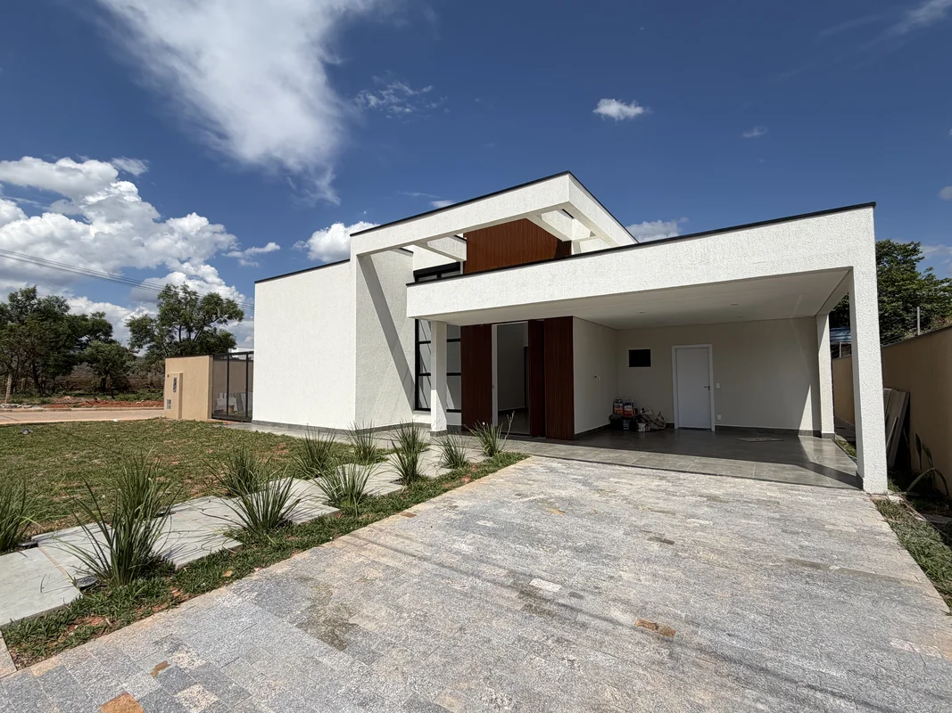 CASA CONDOMÍNIO ESTÂNCIA QUINTAS DA ALVORADACasa Nova Moderna Estilo Contemporân...