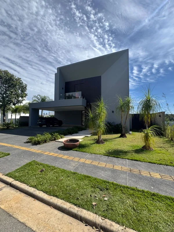 Sobrado de Alto Padrão à Venda – Alphaville | 470 m² | 5 Suítes | Vista Definiti...