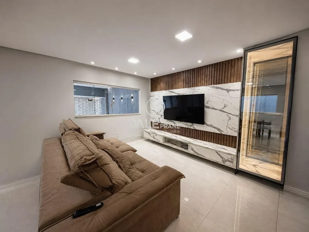 Casa moderna no Areal | QS 11Modernidade, conforto e espaço para viver bem!Const...