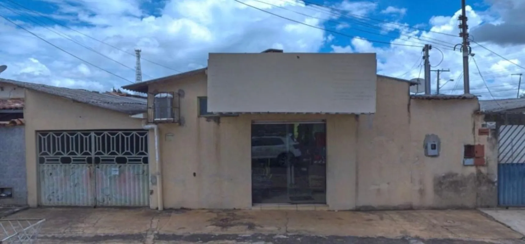 OPORTUNIDADE NO CONJUNTO VERA CRUZ, CASA TÉRREA COM 1 SUÍTE E 275,00 m² DE TERR...