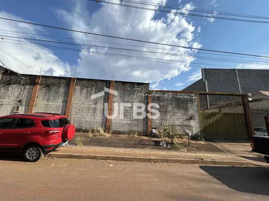 COD U-0036111 - Galpão com Mezanino em Terreno de 1.000 m² no Jardim Petrópolis,...