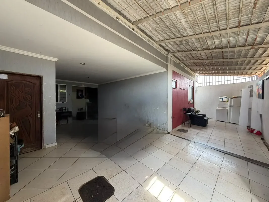 ÉRIKA GUSTAVO - ESCRITÓRIO IMOBILIÁRIO- VENDECASA DE ESQUINA À VENDA — QUADRA 8 ...