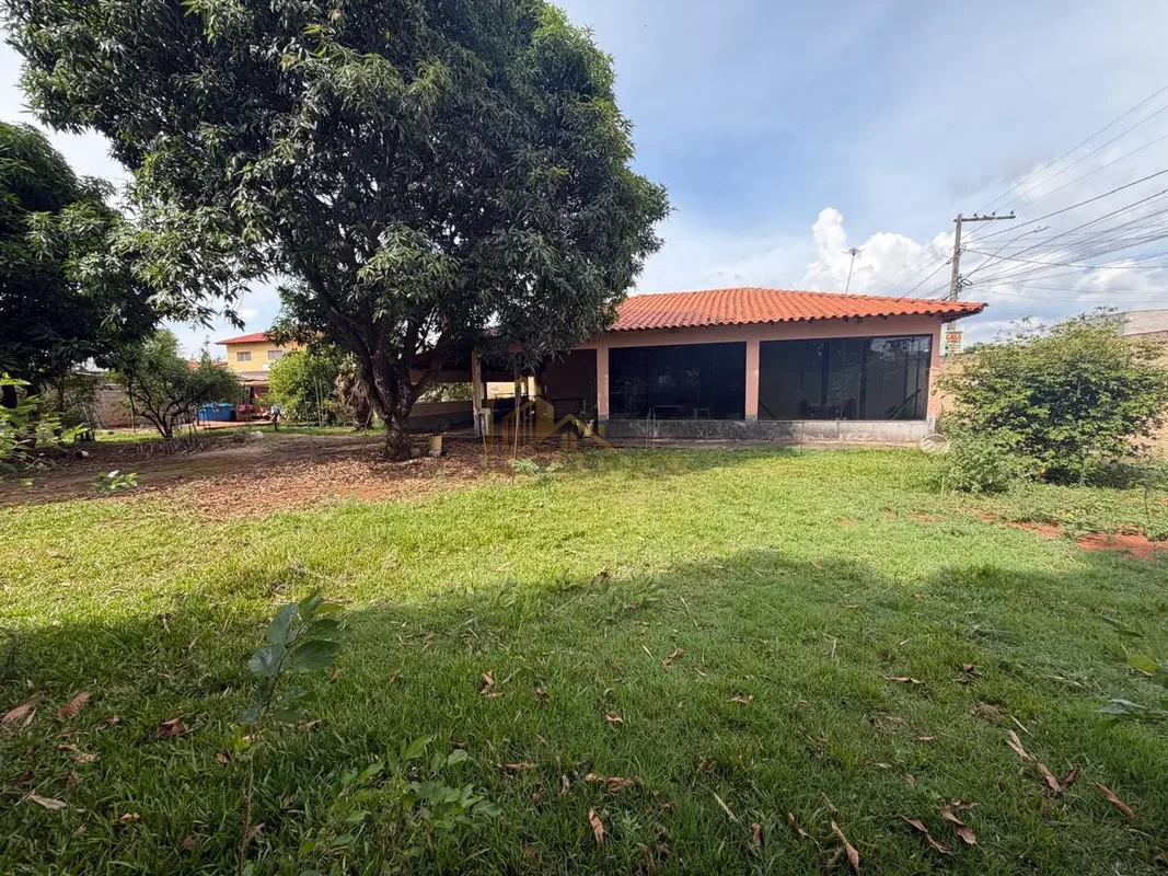Casa térrea dentro de um Lote de 1.428 m2 de área total, condomínio com toda inf...