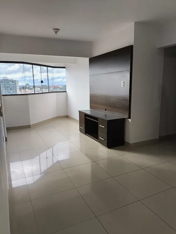 Lindo apartamento reformado porcelanato e armários planejados em todos os ambien...