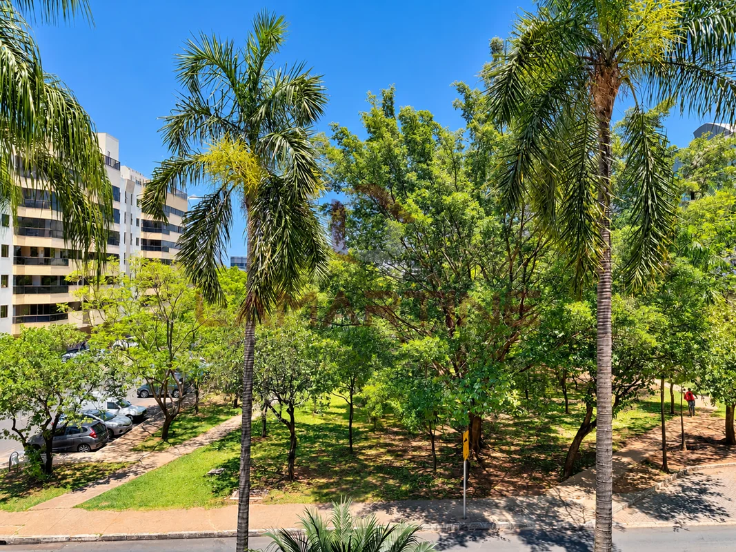 EXCELENTE LOCALIZAÇÃO | QUADRA 305 DO SUDOESTEApartamento de canto com 114 m², l...