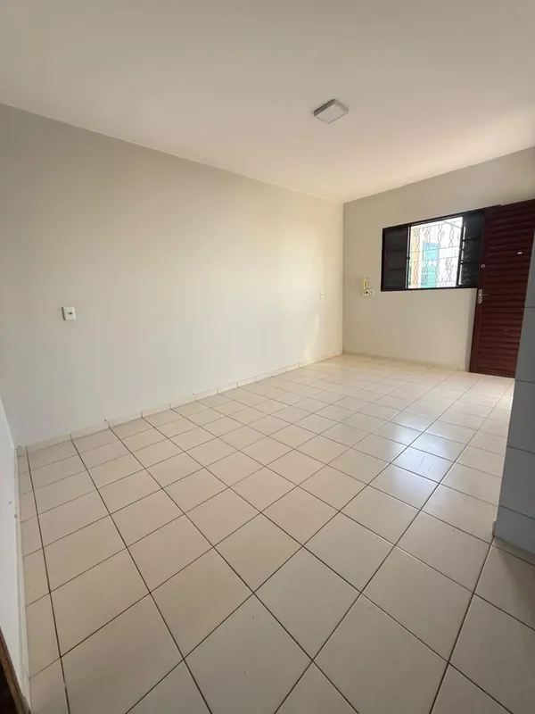 JDM IMOBILIÁRIA ALUGA:Kitnet na QSC 10 - TaguatingaAluguel: R$ 1.300,00 (condomí...